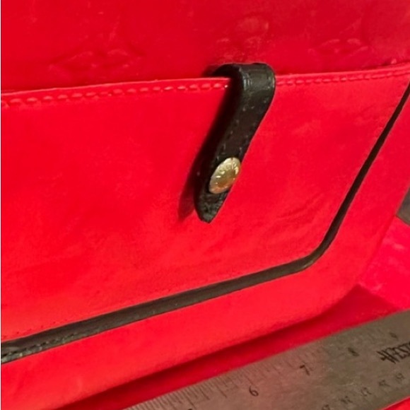 WOW POSHMARK - Authentic Louis Vuitton Red Crossbody FOR Concerts & Festivals - Picture 3 of 16